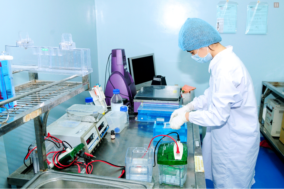 Thiết bị của công ty Nanogen, công ty hàng đầu Châu Á - Thái Bình Dương sản xuất nguyên liệu dược và thành phẩm thuốc tiêm đặc trị từ công nghệ DNA/ protein tái tổ hợp.