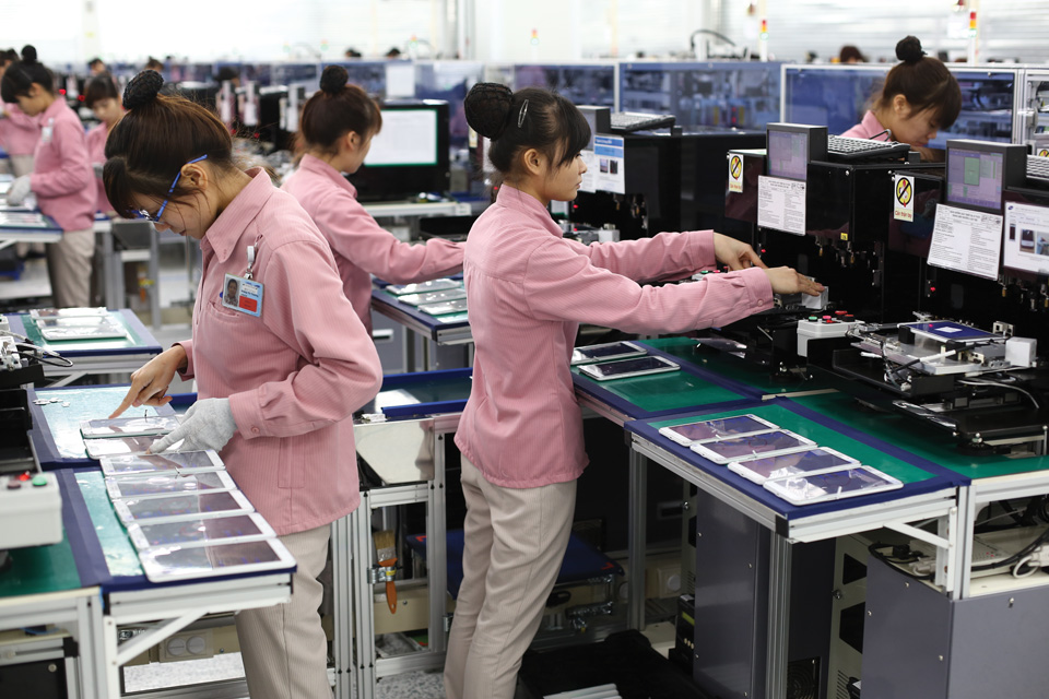 Bên trong nhà máy của Samsung Việt Nam. Ảnh: VNExpress.