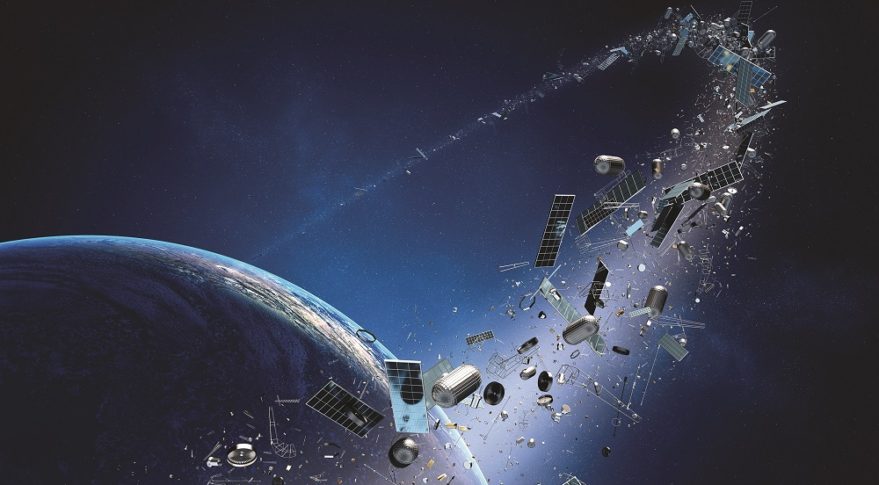Các mảnh vỡ quỹ đạo là mối nguy hiểm lớn quanh Trái Đất | Minh họa: iStock 