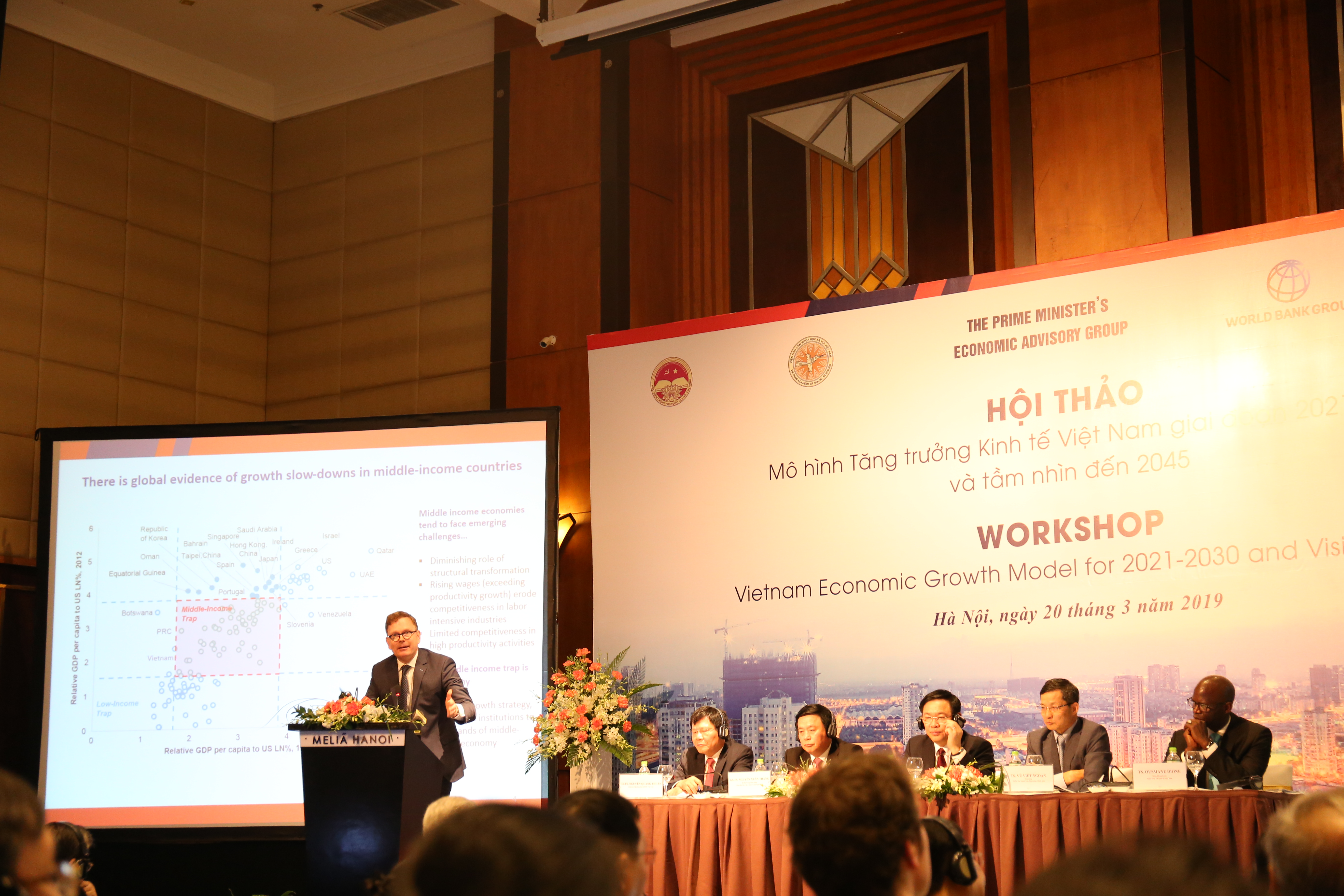 TS. Sebastian Eckardt, Kinh tế trưởng của WB tại Việt Nam, tại hội thảo Mô hình tăng trưởng Kinh tế Việt Nam giai đoạn 2021-2030, tầm nhìn đến năm 2045, diễn ra ngày 20/3 | Ảnh: Ngô Hà/KHPT