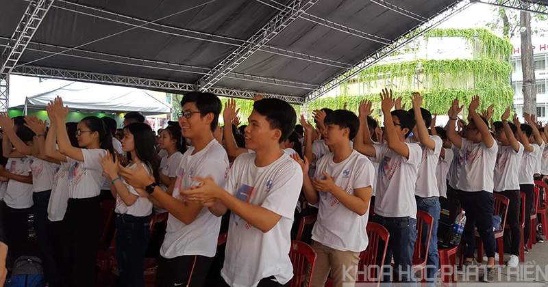 Đông đảo thanh niên, sinh viên tham gia hưởng ứng Ngày SHTT thế giới