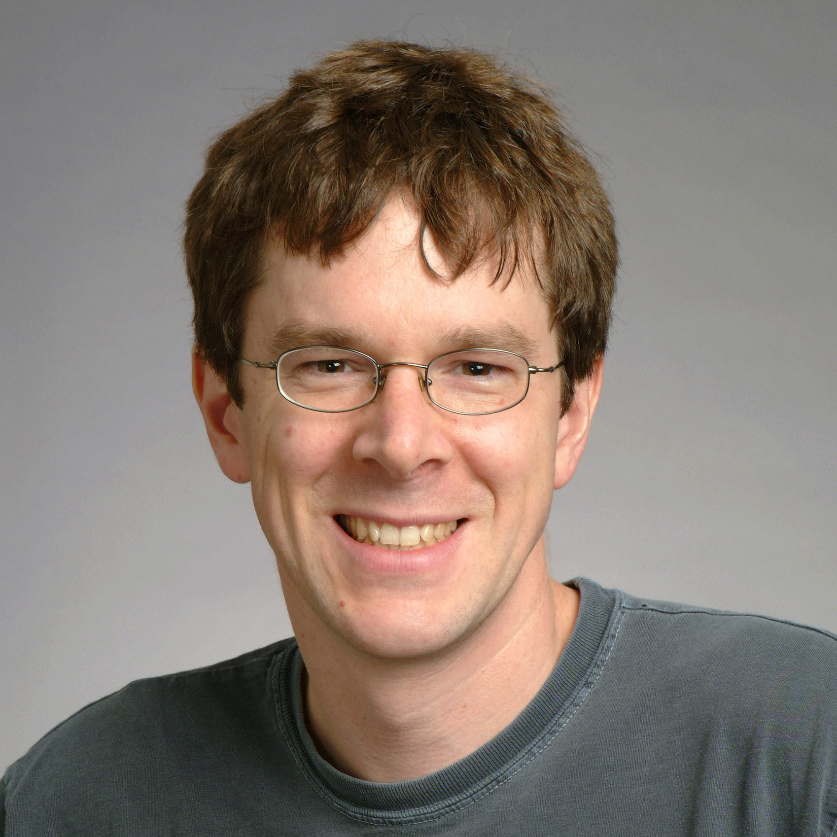 Robert Morris, người thả loại sâu máy tính gây nghẽn mạng internet đầu tiên trên thế giới, hiện đang làm việc tại MIT. Ảnh: MIT.