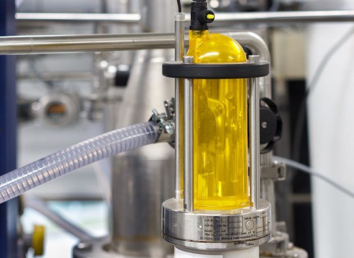 Nhiên liệu hydro màu vàng có thể sử dụng trong động cơ xe ô tô | Ảnh: Stock