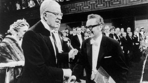Murray Gell-Mann nhận giải thưởng Nobel năm 1969.