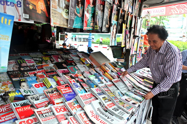 Ở những sạp báo ở Hà Nội không thấy bán các tạp chí, báo khoa học.