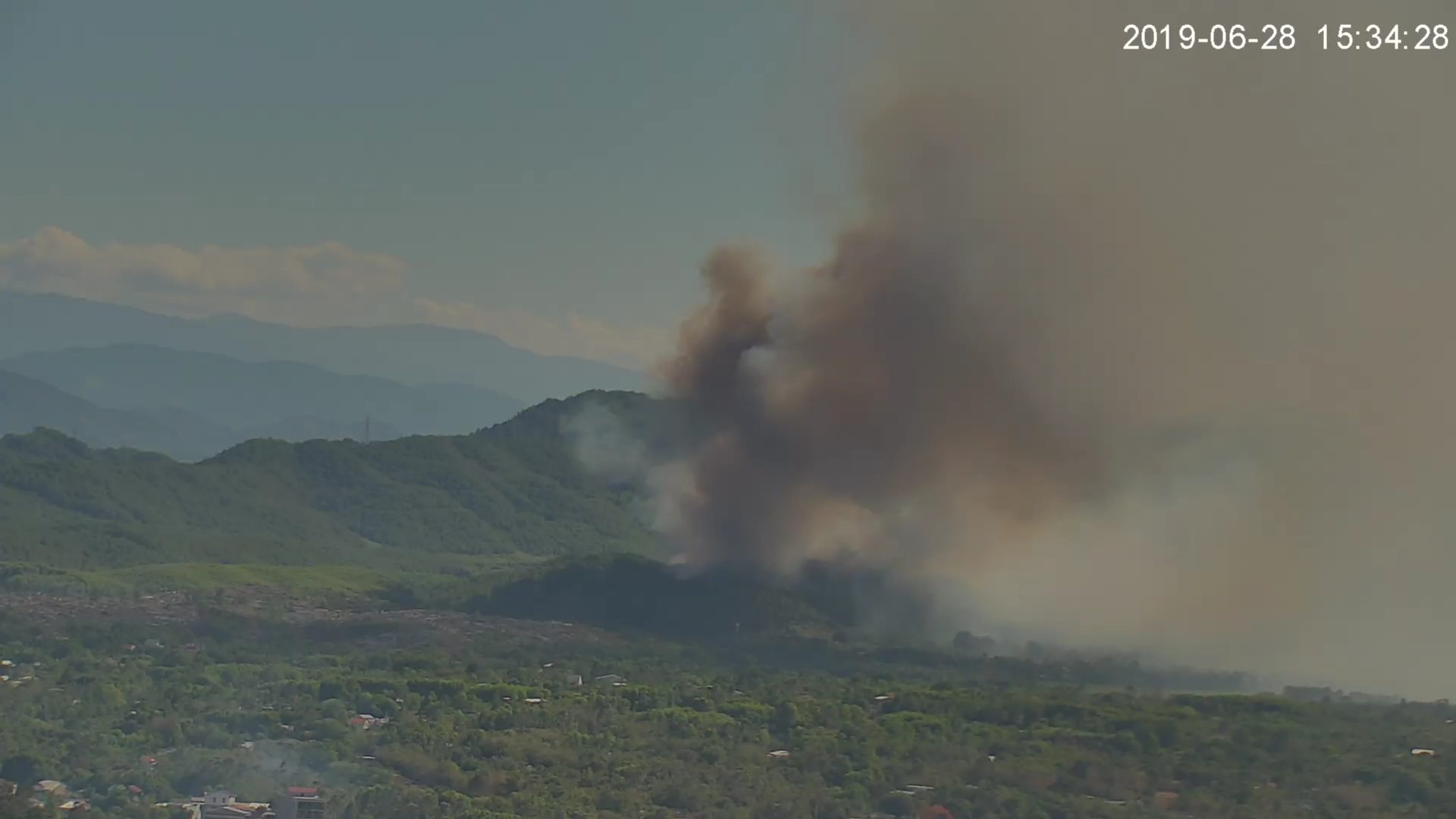 Camera tại Trung tâm IOC hỗ trợ giám sát, theo dõi vị trí, tình hình cháy rừng trong đợt nắng nóng gay gắt trên địa bàn tỉnh Thừa Thiên Huế trong những tháng vừa qua | Ảnh: IOC