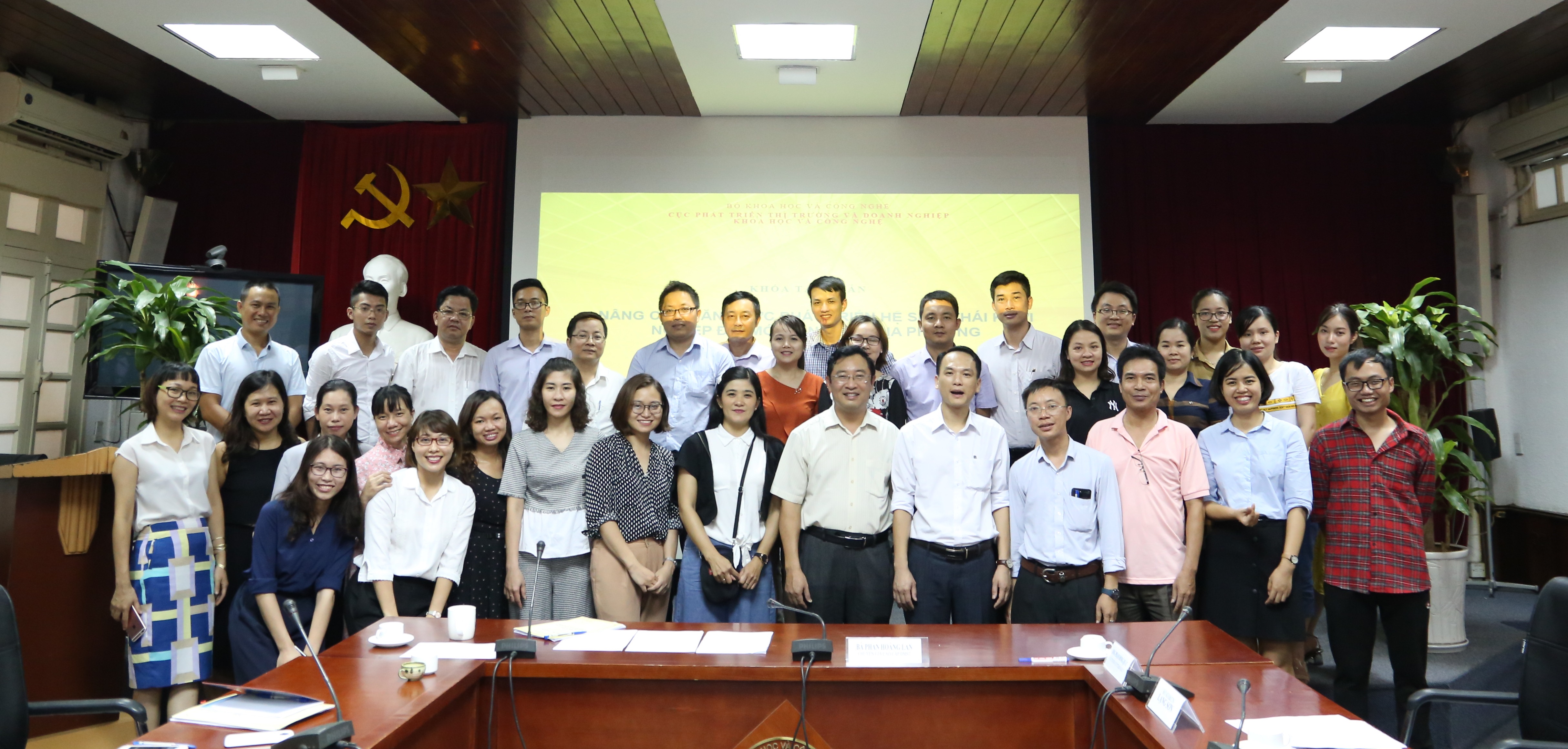 Các thành viên tham gia khóa đào tạo hệ sinh thái KH ĐMST địa phương ngày 19/7 | Ảnh: Ngô Hà
