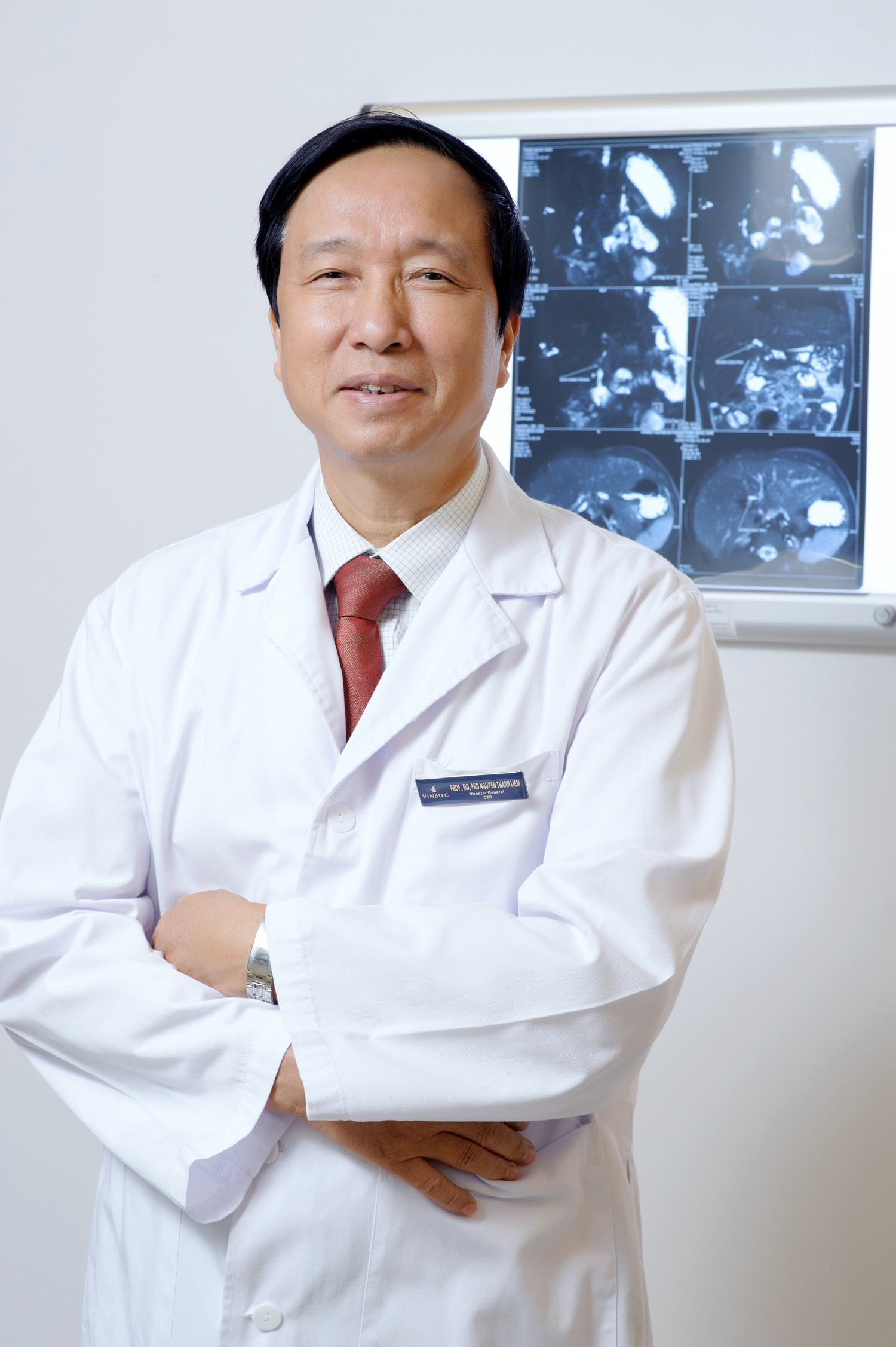 GS.TS Nguyễn Thanh Liêm (1953), nguyên giám đốc Bệnh viện Nhi trung ương, Viện trưởng Viện nghiên cứu Tế bào gốc – Công nghệ gene Vinmec