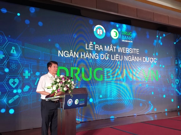 Thứ trưởng Bộ Y tế Trương Quốc Cường phát biểu tại lễ ra mắt "số hoá" ngân hàng dữ liệu ngành dược. Ảnh Thái Bình
