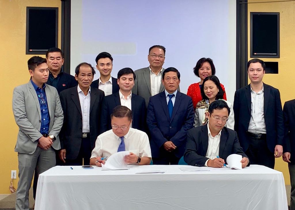  Lễ ký kết giữa đại diện Cục Phát triển thị trường và doanh nghiệp khoa học và công nghệ (NATEC) và Ai20X trước sự chứng kiến của Thứ trưởng Bộ KH&CN Trần Văn Tùng | Ảnh: VP Đề án 844