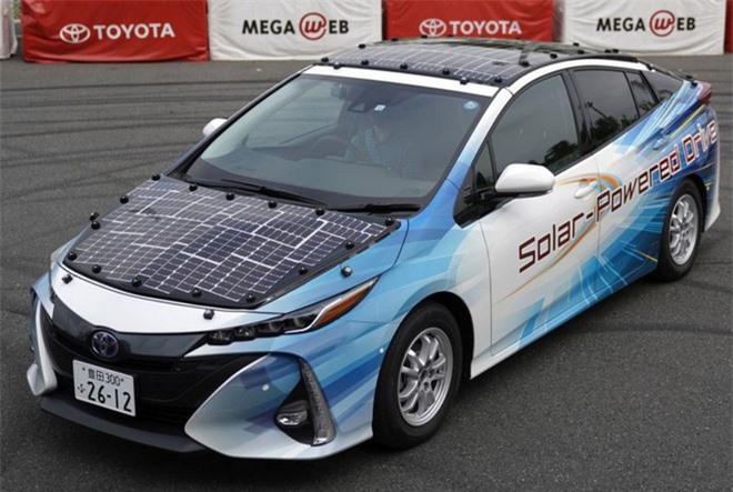 Toyota muốn chế tạo xe điện chạy bằng năng lượng mặt trời có thể hoạt động mãi mãi không cần dừng lại để sạc - Ảnh 1.