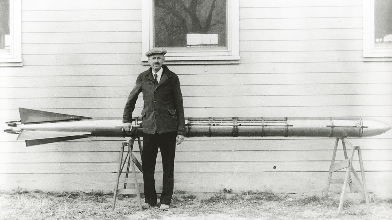Goddard và tên lửa nhiên liệu lỏng đầu tiên. Ảnh: History.