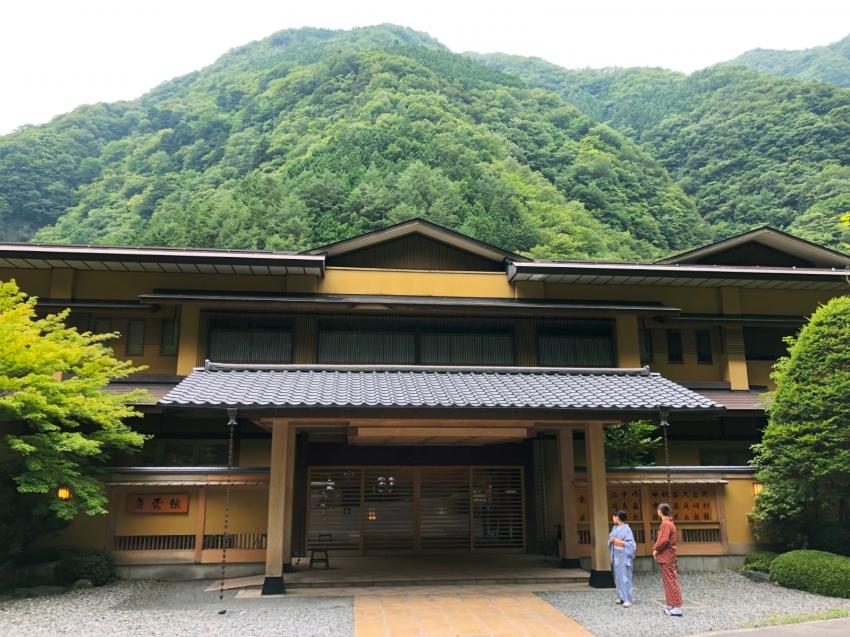 Khách sạn suối nước nóng Nisiyama Onsen Keiunkan 1300 năm tuổi. Ảnh: Wikimedia.