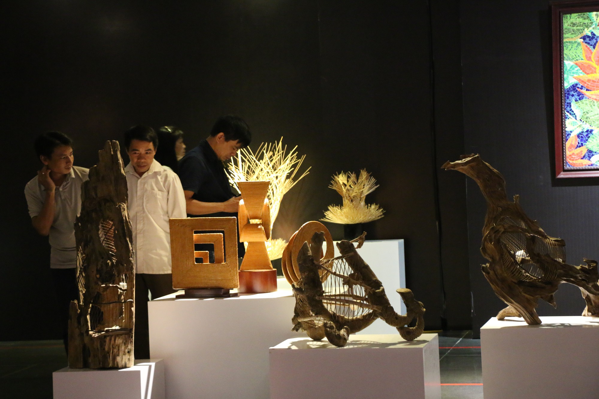 Triển lãm Mỹ thuật ứng dụng toàn quốc lần thứ 4 tại Bảo tàng Hà Nội.