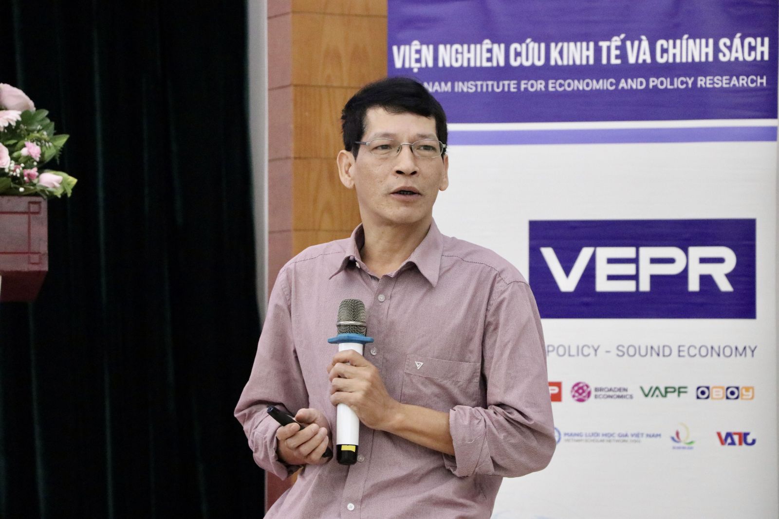 TS. Nguyễn Tiến Dũng, Đại học Kinh tế, Đại học Quốc gia Hà Nội | Ảnh: VEPR