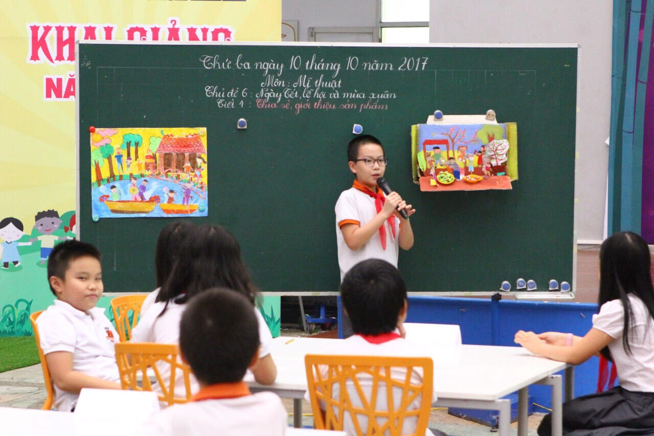 Dạy và học Mỹ thuật theo phương pháp lấy học sinh làm trung tâm ở một trường tiểu học ở Hà Nội. Ảnh: brendon.edu.vn