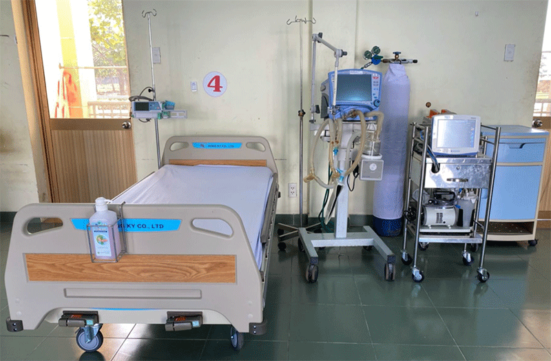 Phòng Cấp cứu của BV dã chiến có đủ trang thiết bị hồi sức bệnh nặng (máy thở, monitor