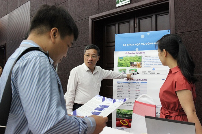 Một số nhà khoa học và các công ty ở khu vực Nam Trung Bộ đang tìm hiểu và trao đổi thông tin với cán bộ VKIST về hoạt động của VKIST. Ảnh: Bảo Như