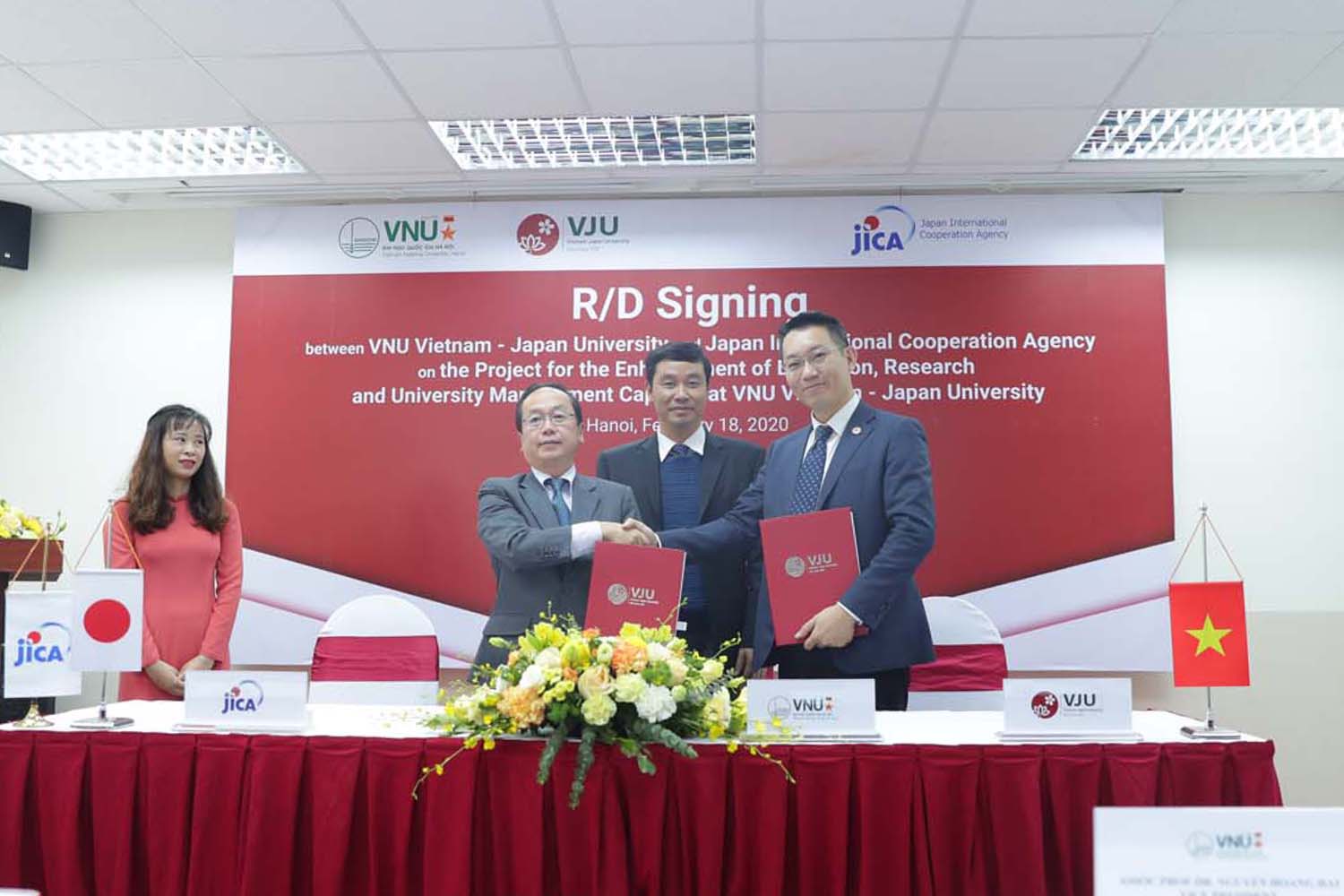 Lễ ký kết giữa trường Đại học Việt Nhật – ĐHQGHN và Cơ quan Hợp tác Quốc tế Nhật Bản