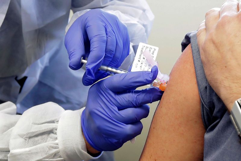 Các thử nghiệm về một loại vắc-xin tiềm năng chống lại coronavirus COVID-19 đã bắt đầu trong tuần này. Nguồn: Ted S Warren / AP / Shutterstock.