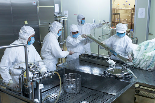 Việt Nam đã sản xuất thành công nhiều loại vaccine trên các dây chuyền đạt tiêu chuẩn GMP WHO.