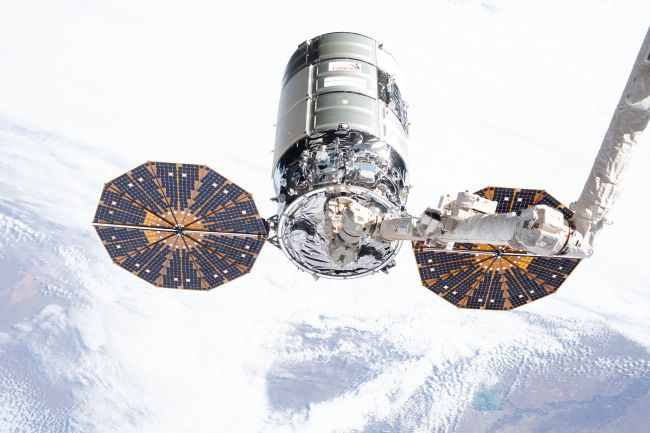 Tàu vũ trụ Cygnus NG-13. Ảnh: NASA.