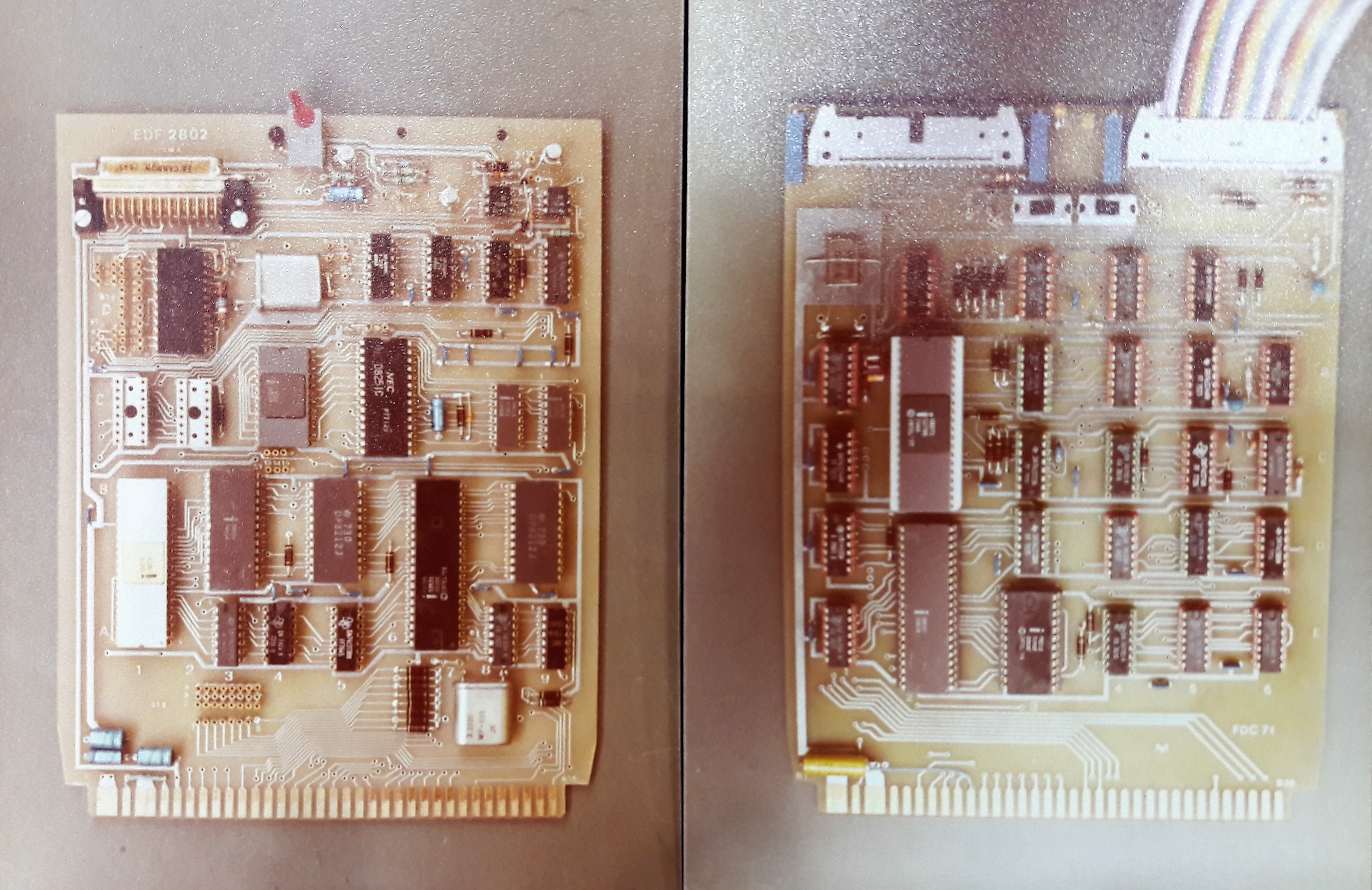 2 trong số những mạch in (PCB: Printed Circuit Board) được chế tạo để dùng trong máy vi tính VT81 do Việt Nam sản xuất năm 1979.