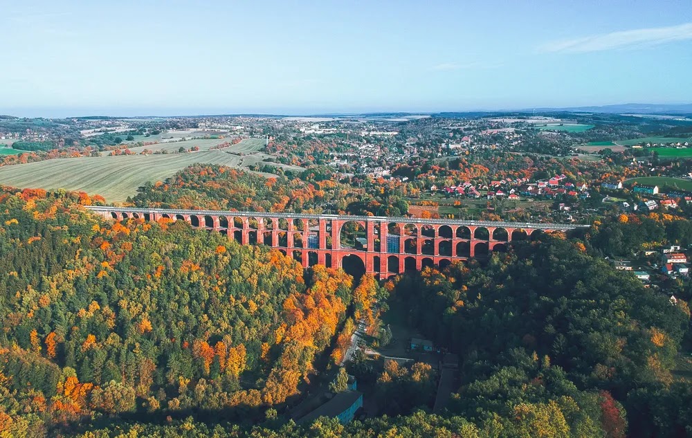 Göltzsch Viaduct, cầu cạn bằng gạch lớn nhất thế giới. Ảnh: Shutterstock.