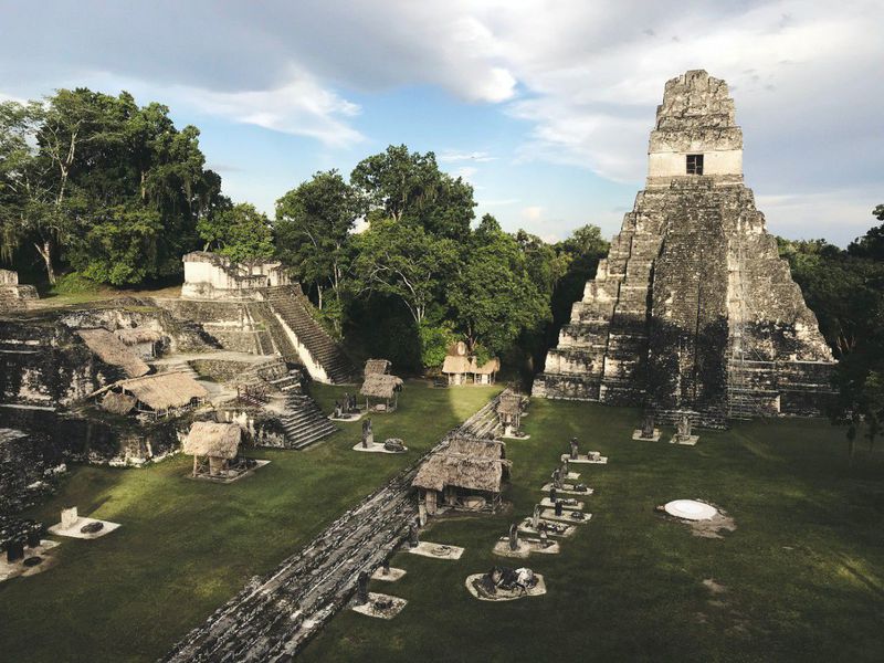Tàn tích của thành phố Tikal. Ảnh: Smithsonian.