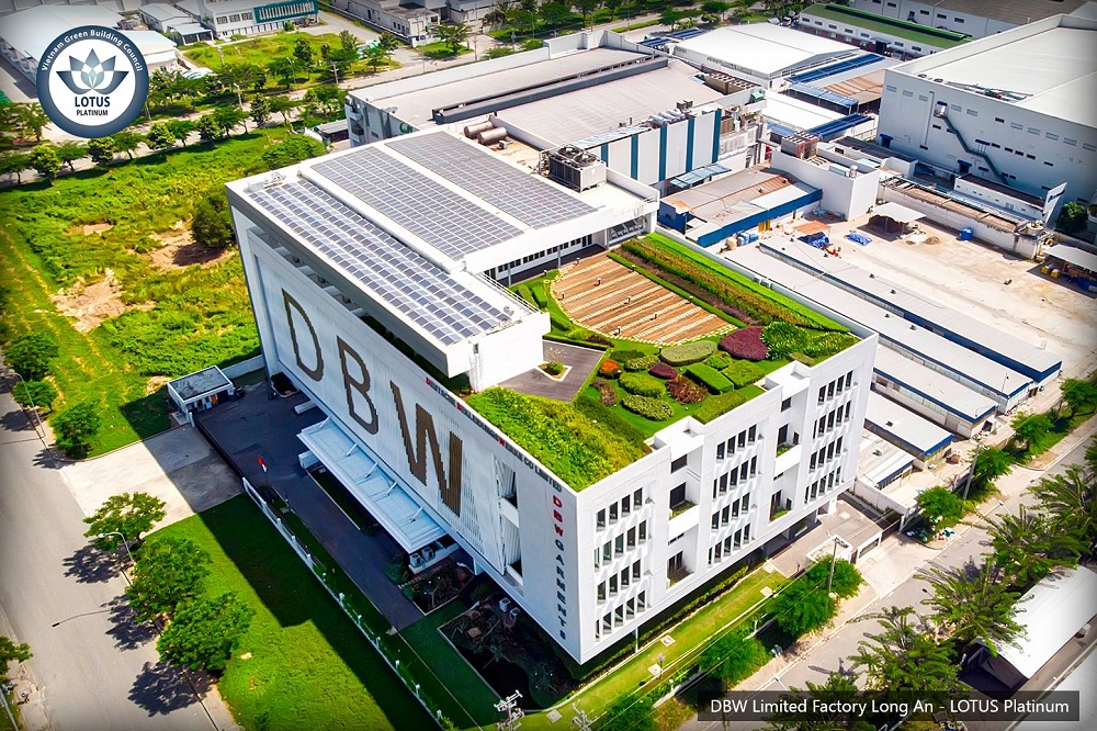 Tính đến nay, Nhà Máy May Mặc Đức DBW ở Long An được xem là một nhà máy “xanh nhất” tại Việt Nam. Công trình đạt cả chứng nhận của LOTUS (Hội đồng công trình xanh Việt Nam) và LEED (Hội đồng công trình xanh Hoa Kỳ).