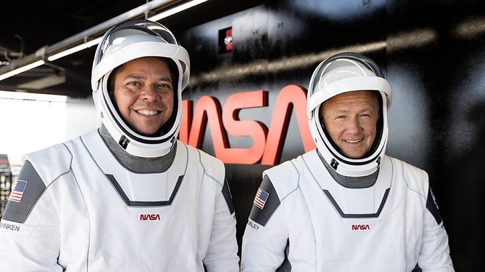 Hai phi hành gia Bob Behnken (bên trái) và Doug Hurley. Ảnh: NASA.