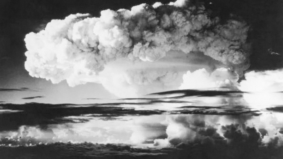 Vụ nổ thử nghiệm bom H đầu tiên của Mỹ tại đảo san hô Eniwetok. Ảnh:  Keystone.