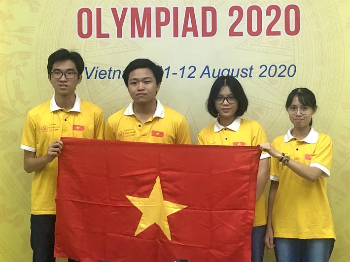 4 học sinh Việt Nam đoạt giải tại Olympic Sinh học quốc tế. Ảnh: moet.gov.vn