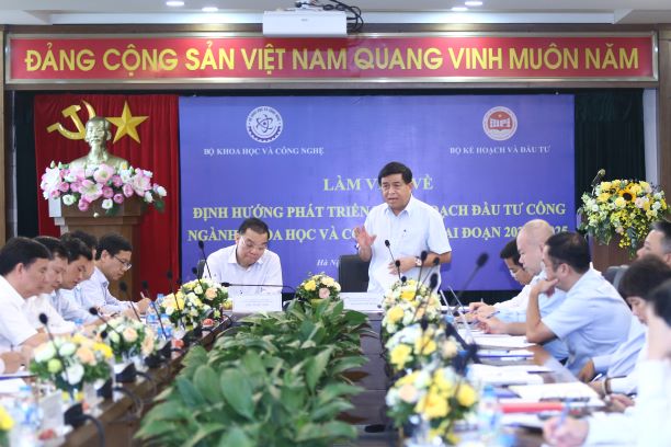 Bộ trưởng Bộ Kế hoạch và Đầu tư Nguyễn Chí Dũng. Ảnh: Hoàng Nam