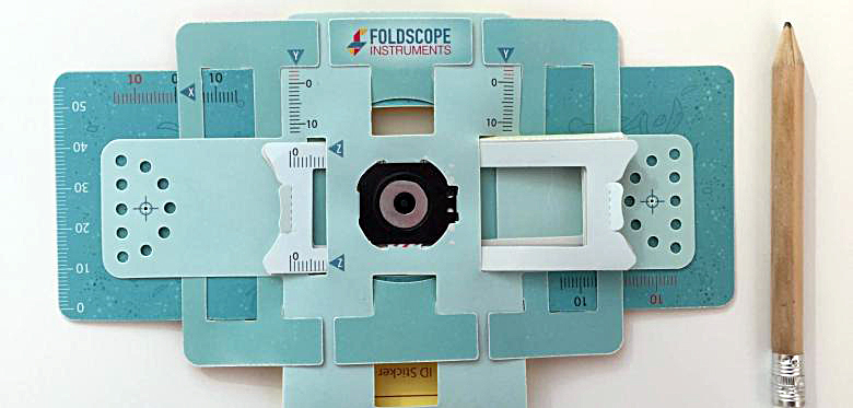 Loại kính Foldscope này giá độ 10 ngàn đồng một cái. Ảnh: Foldscope