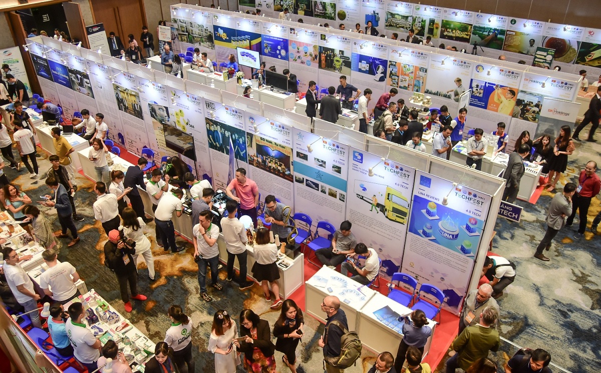 Hàng nghìn người tham gia tìm hiểu, kết nối công nghệ và đầu tư tại Techfest | Ảnh: Techfest Việt Nam 2018 tại Đà Nẵng