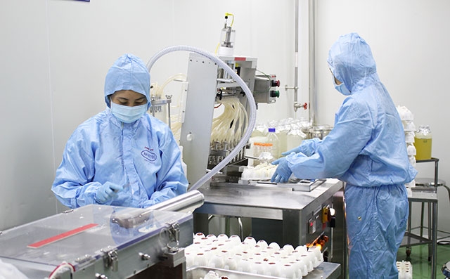 Quy trình sản xuất vaccine cúm gia cầm tại Công ty CP Thuốc Thú y TW. Ảnh: NAVETCO.