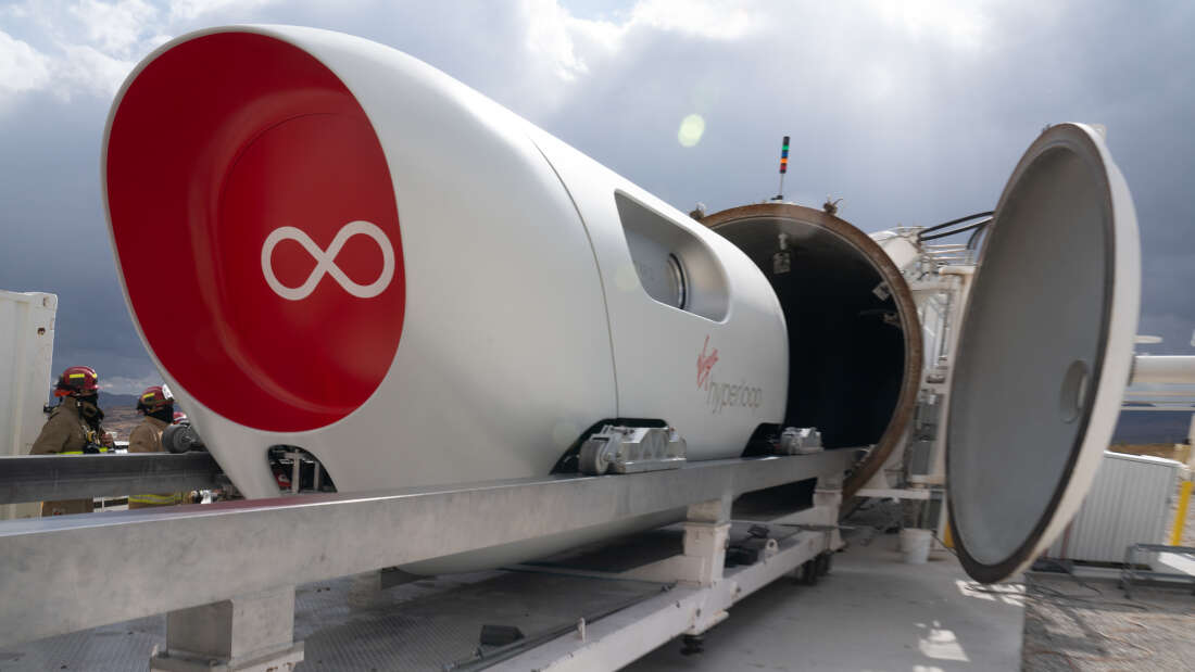 Tàu siêu tốc hyperloop. Ảnh: Virgin Hyperloop.