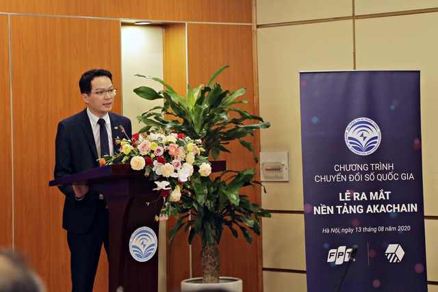 Ông Trần Đăng Hòa - Giám đốc điều hành FPT Software, đơn vị triển khai xây dựng akaChain – tại Lễ ra mắt nền tảng năm 2020 do Bộ Thông tin & Truyền thông bảo trợ | Nguồn: FPT