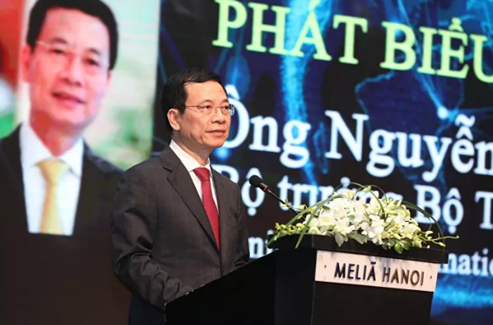 Bộ trưởng Bộ TT&TT Nguyễn Mạnh Hùng phát biểu tại hội thảo. Ảnh: TTX
