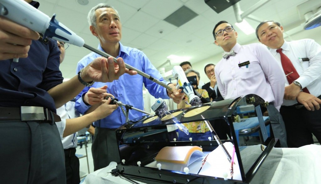 Thủ tướng Singapore Lý Hiển Long mong muốn khuyến khích người dân Singapore quan tâm đến công nghệ, đặc biệt là công nghệ thông tin để có thể tạo ra nhiều cách cải thiện cuộc sống bằng công nghệ. Nguồn: govinsider.asia/