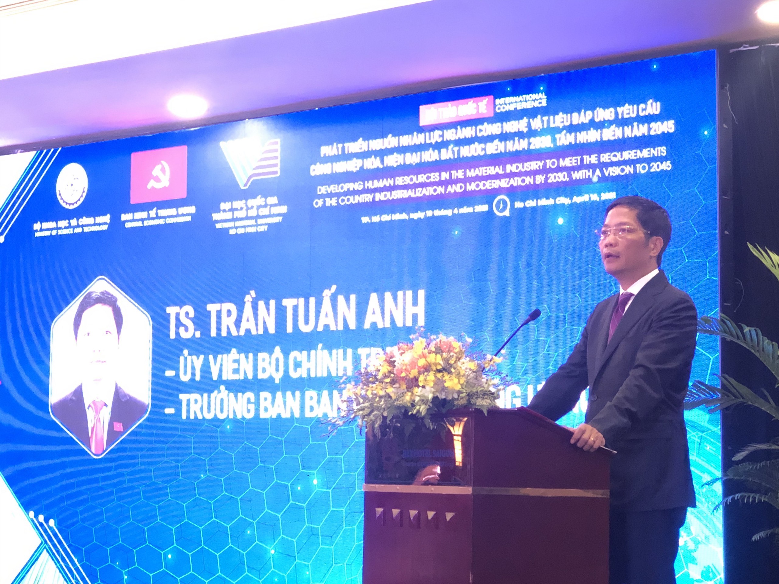 Ông Trần Tuấn Anh - Trưởng ban Kinh tế Trung ương phát biểu tại hội thảo. Nguồn: BTC