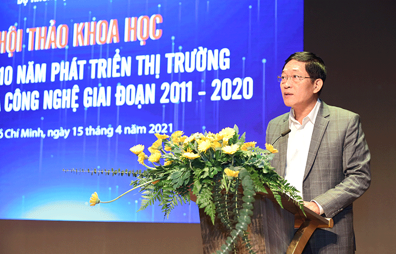 Thứ trưởng Trần Văn Tùng phát biểu tại Hội thảo  Ảnh: UEH