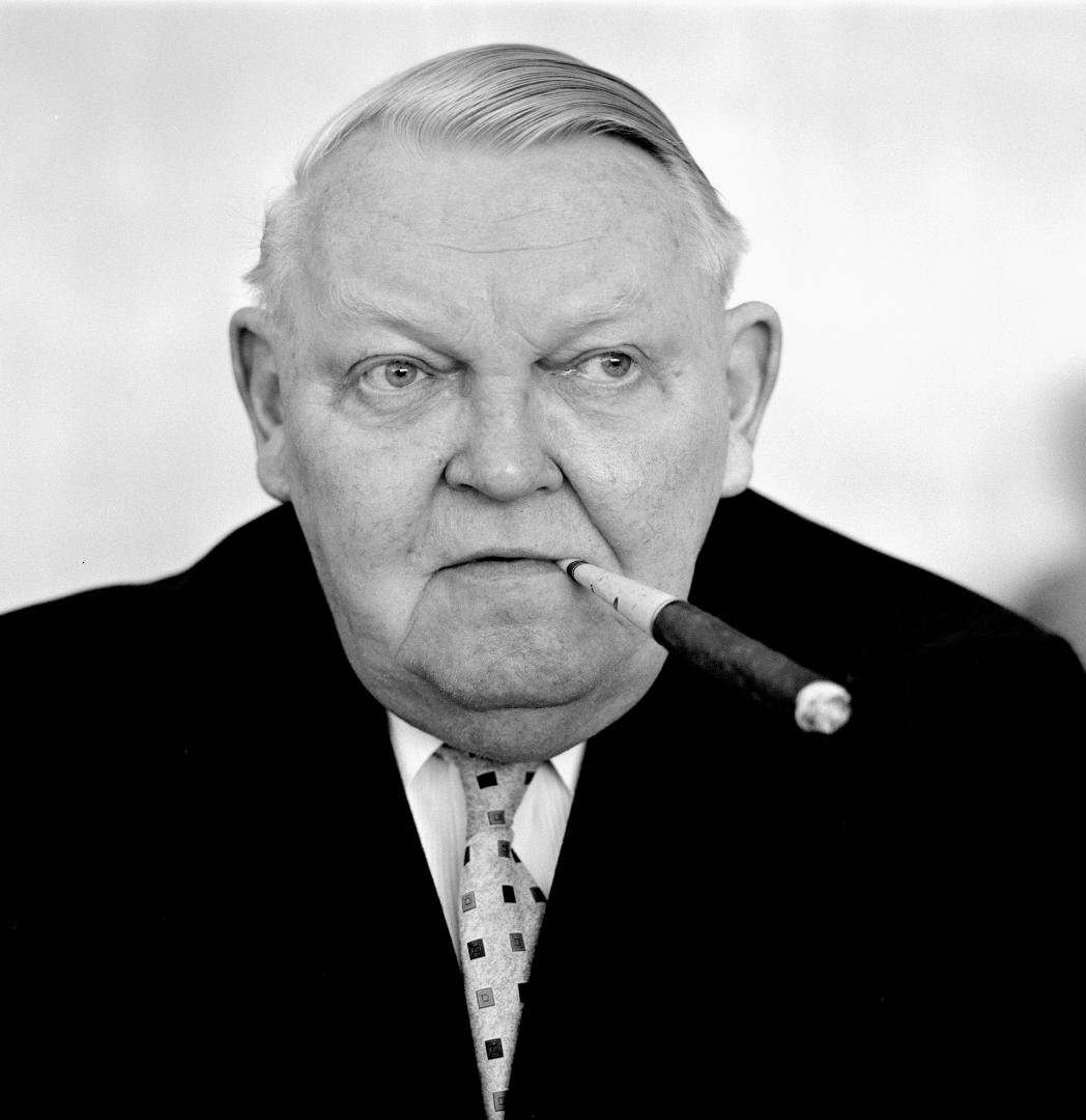 Ludwig Erhard, bộ trưởng kinh tế Tây Đức thời hậu chiến. Ảnh: Wikimedia.