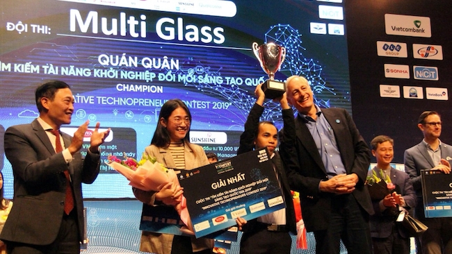 Multi Glass - startup đạt giải quán quân chương trình Tìm kiếm tài năng khởi nghiệp ĐMST quốc gia 2019. Nguồn: TF.