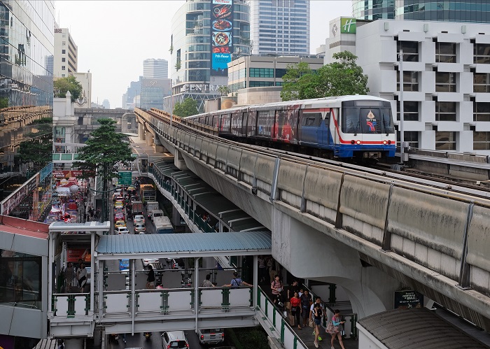 Giao thông tại thủ đô Bangkok, Thái Lan | Ảnh: Kallerna, 2019