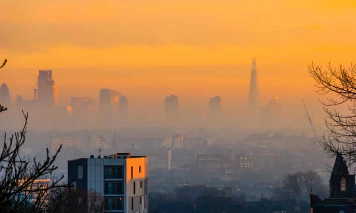 Một bầu trời màu cam trên thành phố London. Mức độ ô nhiễm không khí ở London đã giảm trong những năm gần đây. Ảnh: Michael Heath/Alamy