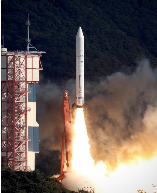 Tên lửa Epsilon-5 của Nhật Bản mang theo vệ tinh NanoDragon ‘’Made in Vietnam’’ cùng 8 vệ tinh khác đã phóng thành công vào quỹ đạo vào ngày 9/11/2021