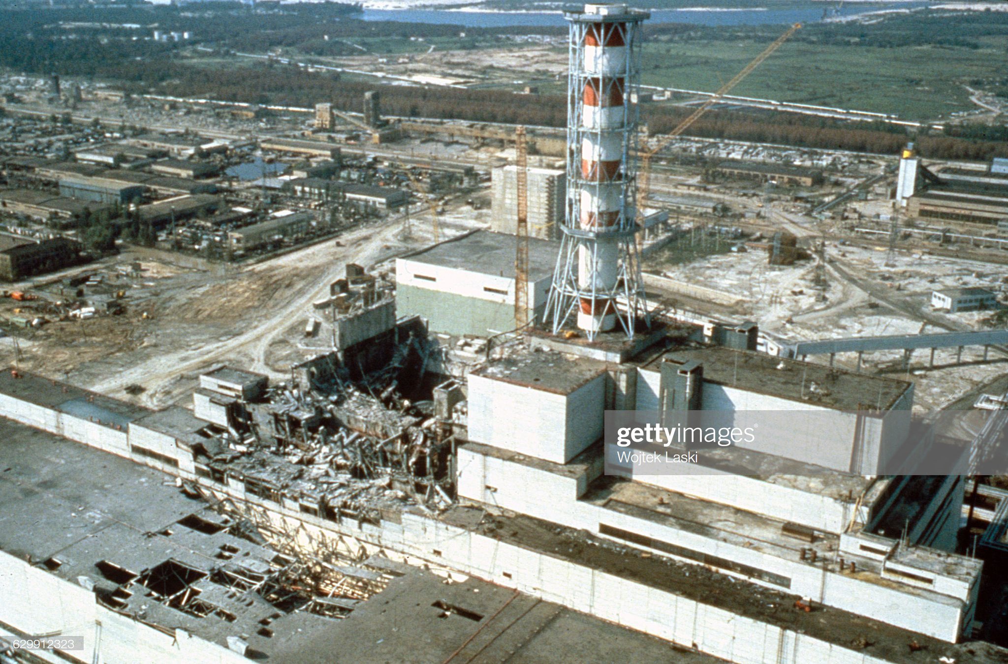 Nhà máy điện hạt nhân Chernobyl vào tháng 5/1986, vài tuần sau thảm họa. Ảnh: gettyimages.
