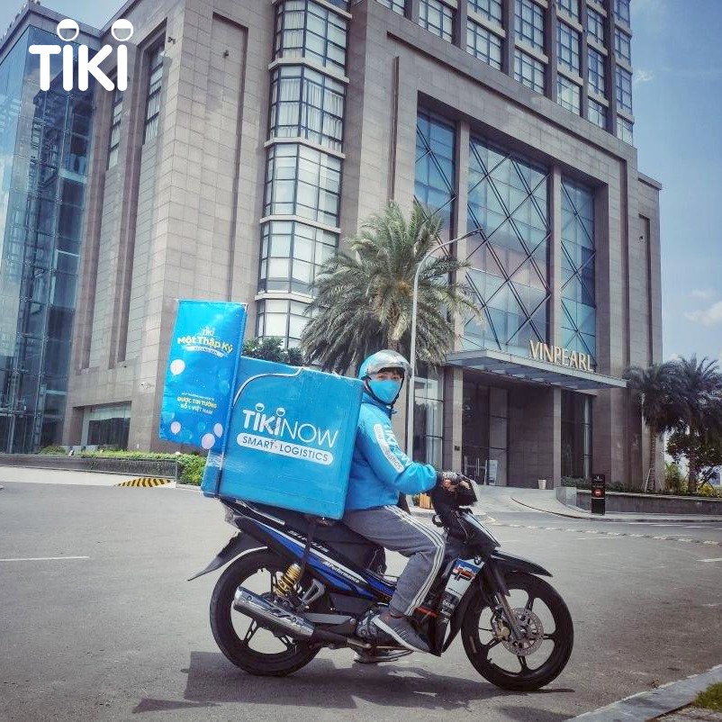 Ra đời vào năm 2010, dịch vụ ban đầu là chỉ bán sách, giờ đây Tiki nổi lên như một trong những công ty thương mại điện tử lớn nhất Việt Nam, với khoảng 4.000 nhân viên.